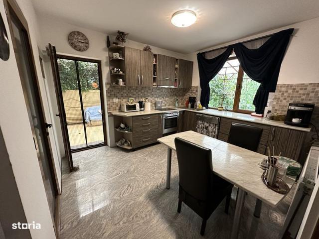 4 camere, casa de vanzare Arad judet, Arad 8984 •