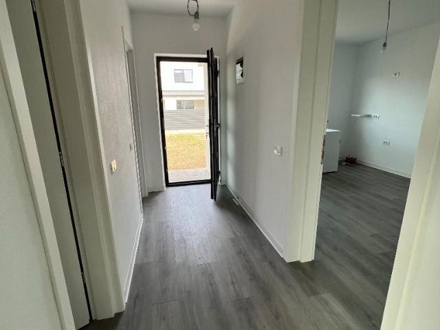 4 camere, casa de vanzare Arges judet, Mioveni 5922 •