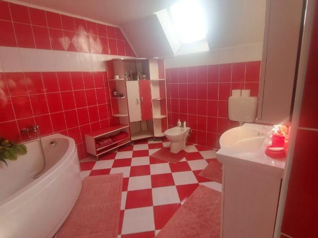 4 camere, casa de vanzare Bihor judet, Velenta 9279 •