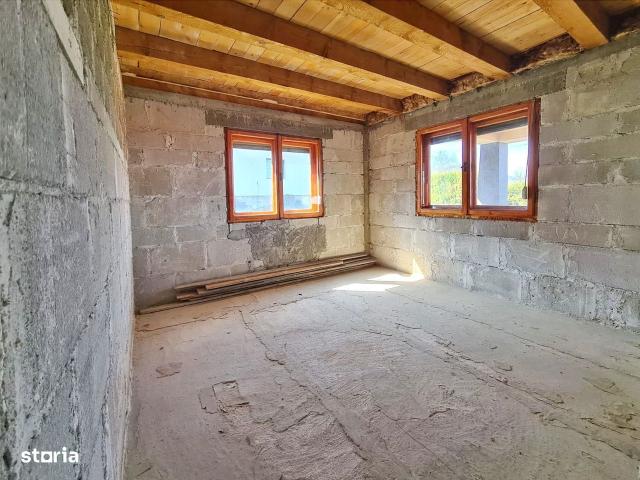 4 camere, casa de vanzare Brasov judet, Satulung 9066 •