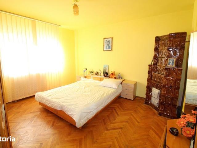 4 camere, casa de vanzare Hunedoara judet, Hateg 7106 •