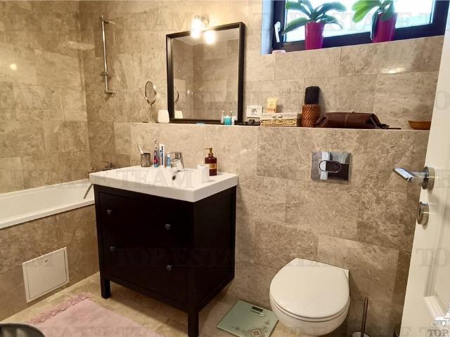 4 camere, casa de vanzare Ilfov judet, Otopeni 9219 •