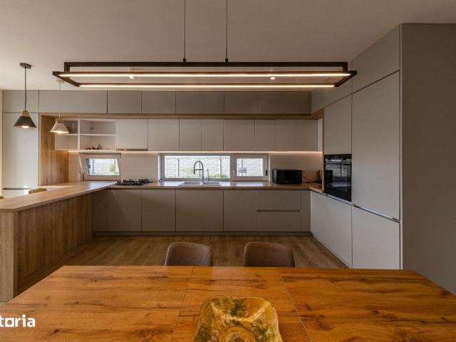 4 camere, casa de vanzare Timis judet, Strada Bisericii 9032 •