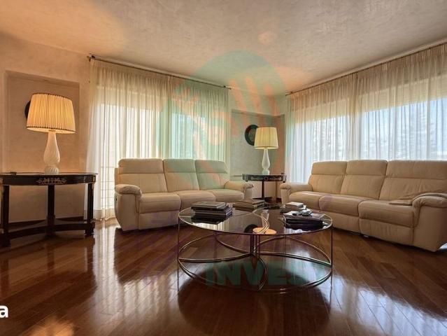 4 camere de lux în Primăverii cu terasă și 2 parcări