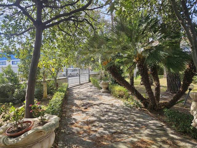4 camere Immobile industriale Toscana In vendita A66. 685m² Campiglia Marittima