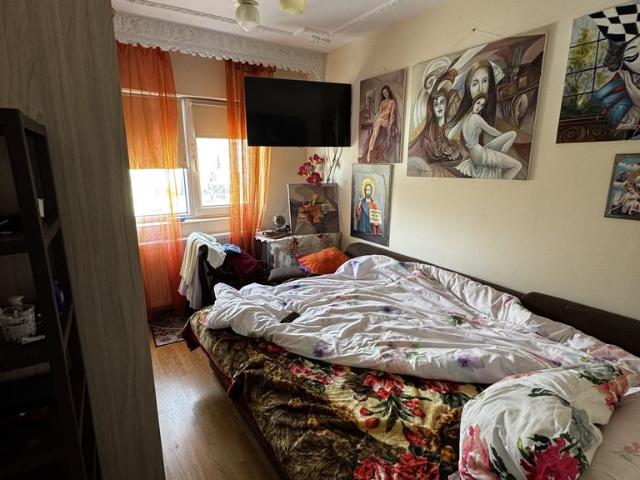 4 camere inel 2 decomandat, etaj 1!