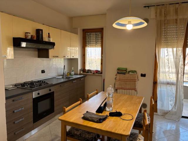 4 camere per studentesse Zona Obelisco / Porta Napoli