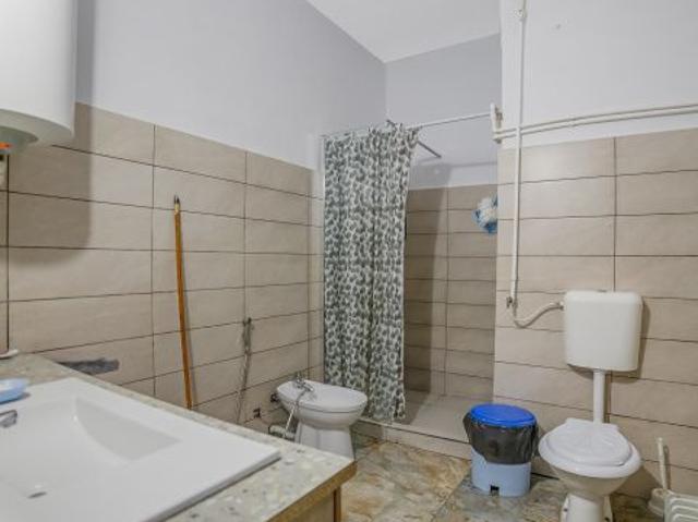 4 camere*Parter/2*Vila interbelica*Curte comuna*120 mp utili*C. Dona 5