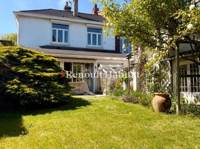4 CH, BUREAU, GRAND JARDIN ET GARAGE