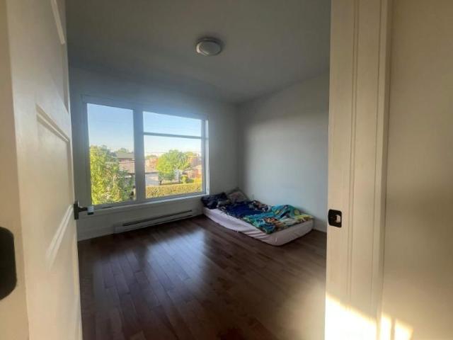 4 CH 1 SDB Longueuil $2,595 /mo