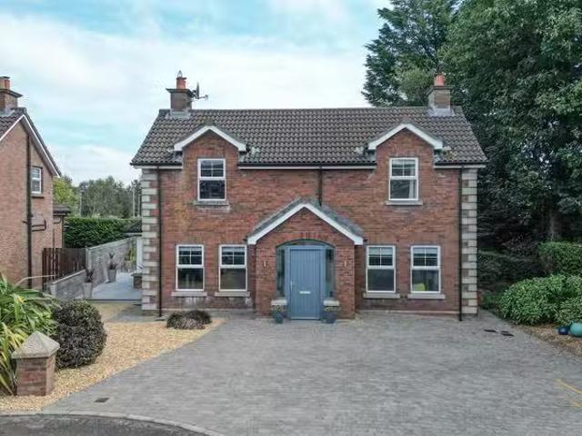 4 Claughlin Manor