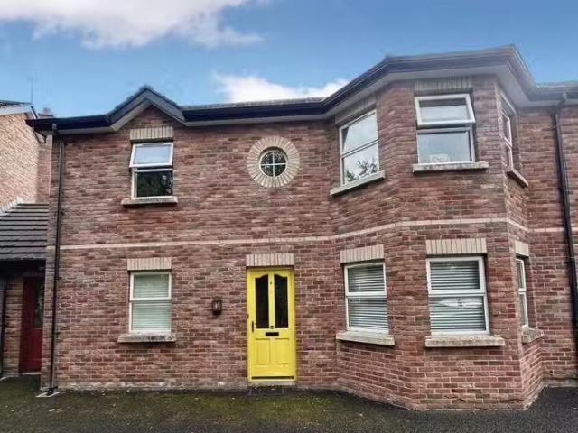4 College Mews
