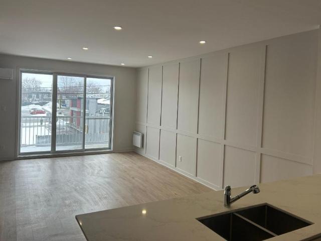 4 ½ Condo luxueux, obtenez 3 mois gratuit pour une location de 2 ans