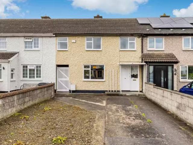 4 Cromcastle Avenue, Coolock, Dublin 5, D05KA44 is for sale