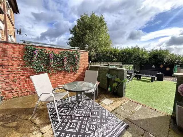 4 Duffield Park