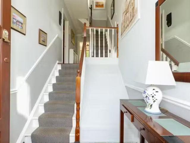 4 Dun A Ri, Kingston Road, Kingston, Galway, H91 YC2W