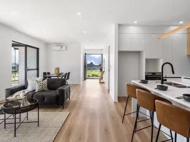 4 Dame Nganeko Drive, Glenbrook, Franklin