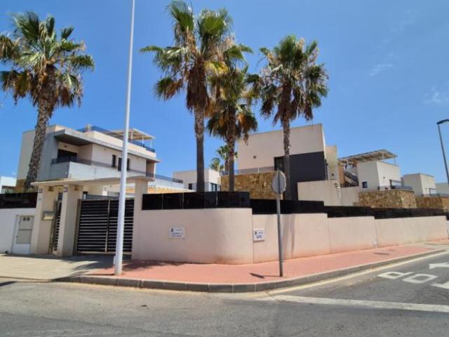 4 Dormitorio Casa TORREVIEJA ALICANTE LS96685311