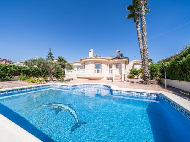 4 Dormitorio Casa Urb. La Marina Alicante LS102521122