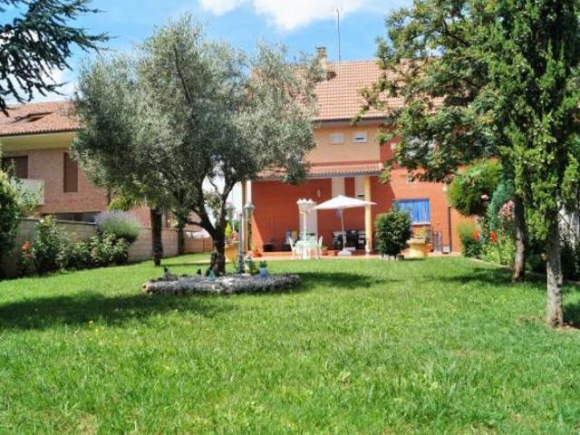 4 Dormitorio Casa León León LS78115064
