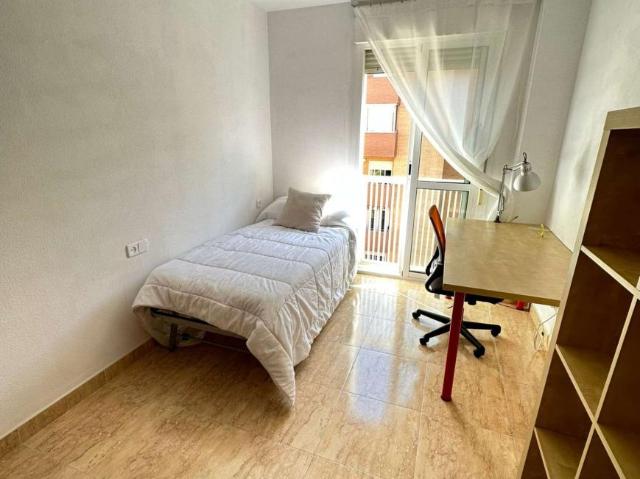 4 Dormitorio Shared Living/Roommate Almeria Almeria 103926321