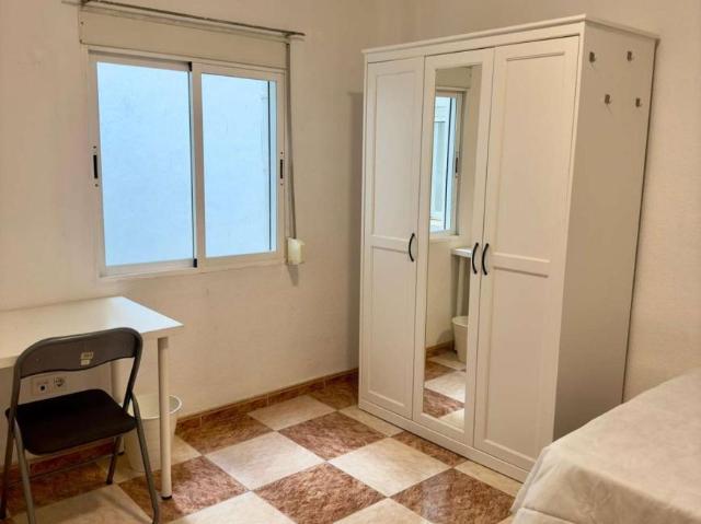 4 Dormitorio Shared Living/Roommate Granada Granada 98402875