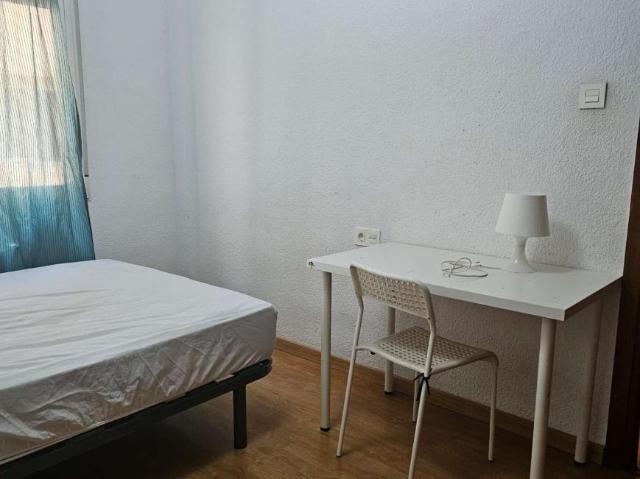 4 Dormitorio Shared Living/Roommate Granada Granada 99519662