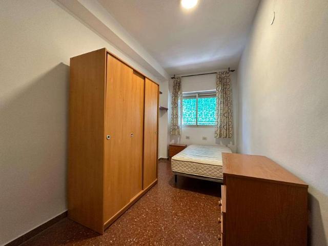 4 Dormitorio Shared Living/Roommate Granada Granada 103925403