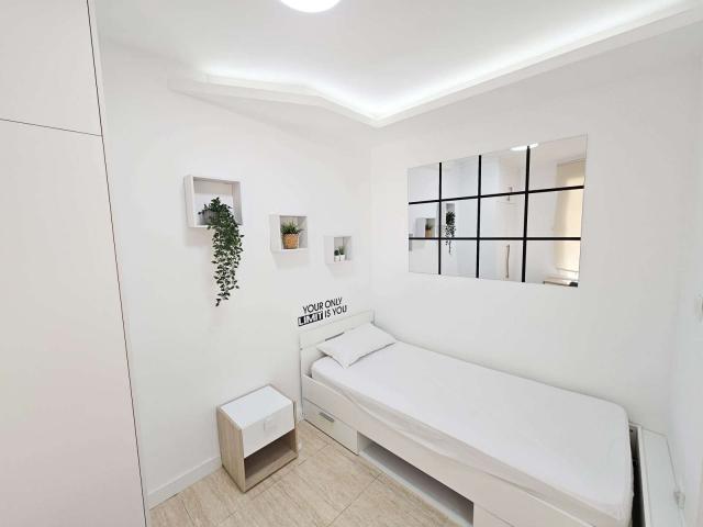 4 Dormitorio Shared Living/Roommate Granada Granada LS80060856
