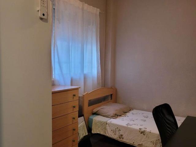 4 Dormitorio Shared Living/Roommate Seville Seville 83529862