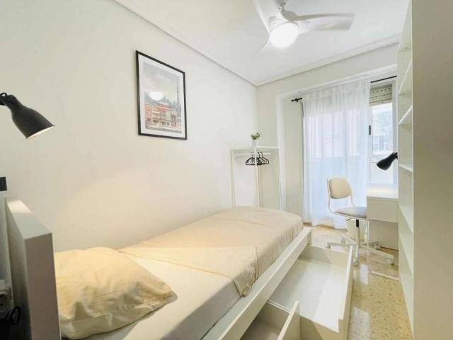 4 Dormitorio Shared Living/Roommate Valencia Valencia 102664078