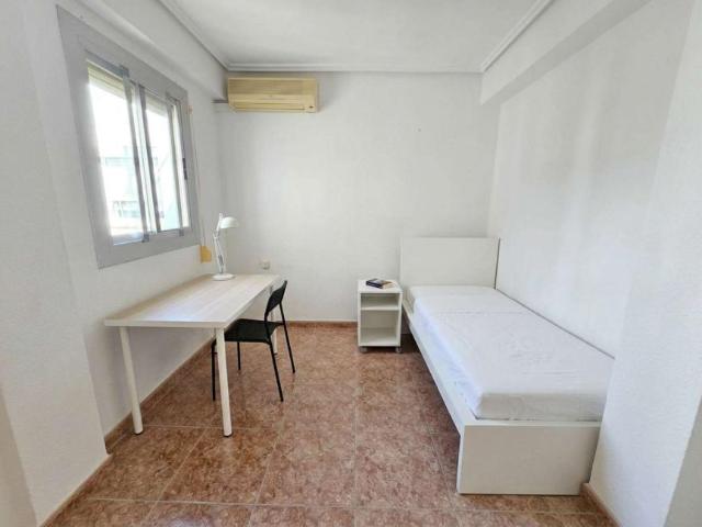 4 Dormitorio Shared Living/Roommate Valencia Valencia 103742280