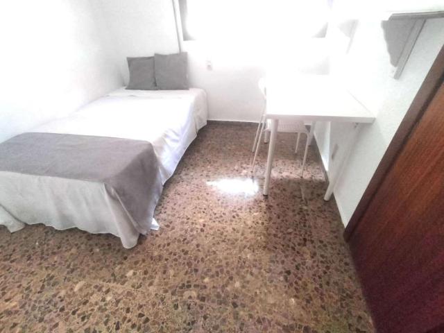 4 Dormitorio Shared Living/Roommate Valencia Valencia 104802082