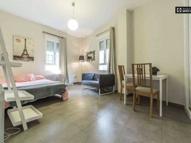 4 Dormitorio Shared Living/Roommate Valencia Valencia 91326812