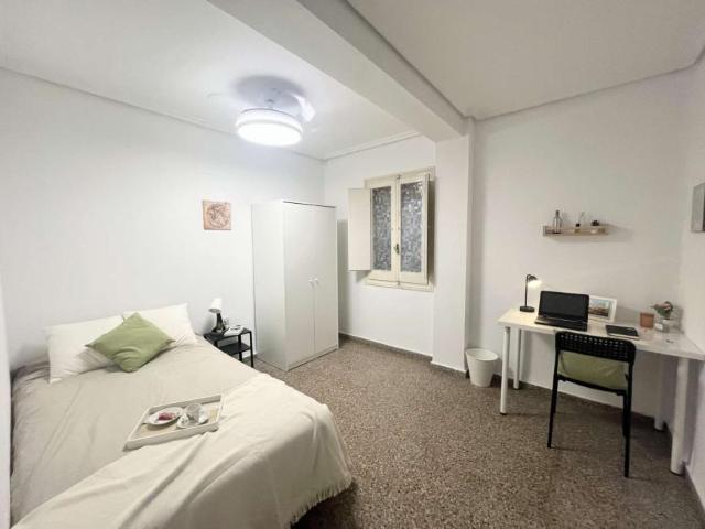 4 Dormitorio Shared Living/Roommate Valencia Valencia 93359214