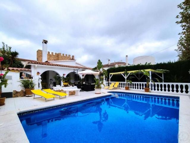 4 Dormitorio Villa Girona Catalonia 83934153