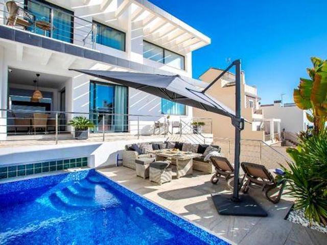 4 Dormitorio Villa Nerja Andalucía 98303450
