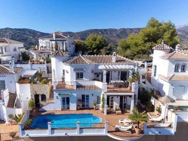 4 Dormitorio Villa Nerja Andalucía 98303667