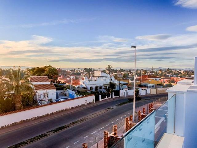 4 dormitorios Casa adosada Alicante En venta J 677898