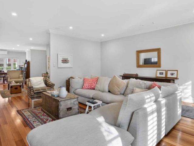 4 double bedroom home Domain Terraces