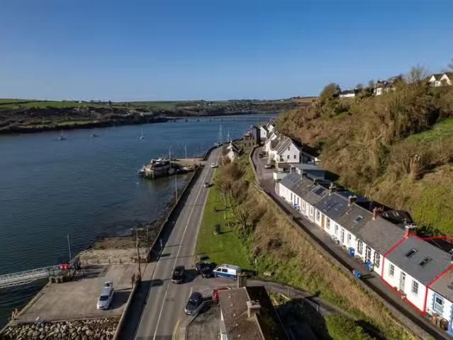 4 Ferryview Cottages, Worlds End, Kinsale, Cork, P17 KN24