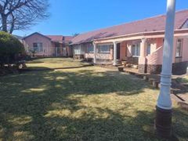 4 garage family home + massive 2 bed.