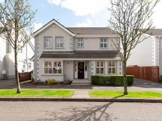 4 Gateside Manor
