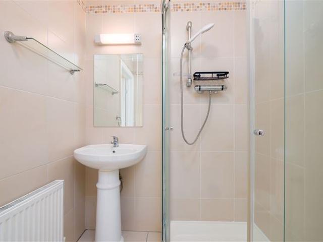 4 Glenmore House, Victoria Terrace, Naas, Kildare REA Brophy Farrell 4905 MyHome. Ie Residential