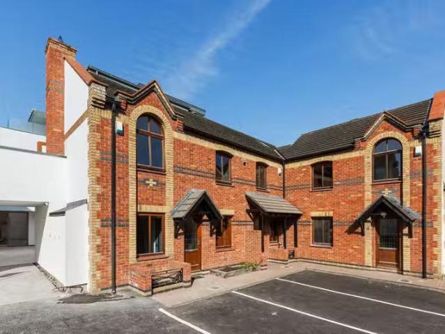4 Greenwich Court, Dublin 6, Rathmines, Dublin 6, D06R9X6 is f.
