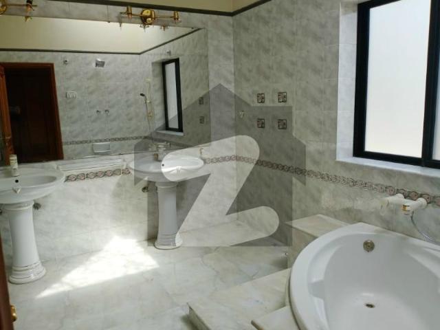4 Kanal Old Livable House is for SALE F 6