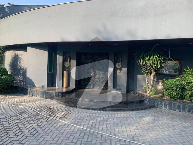 4 Kanal Elegant And Fully Maintained Super Hot Located Bungalow Is Available For Sale In The Best Block Of DHA Lahore