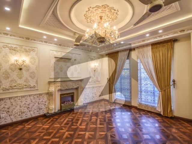 4 kanal ideal property Model Town