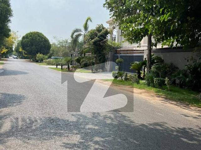 4 Kanal Plot Road Level Between Modern Houses Direct Access Don'T Lose Grab It Now