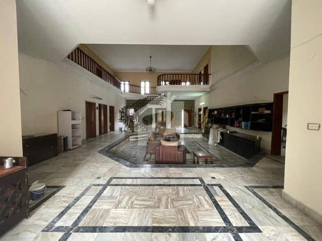 4 Kanal 15 Marla Old House for Sale in Model Town J Block